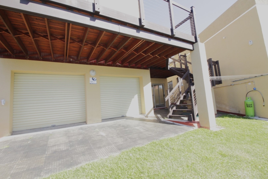 4 Bedroom Property for Sale in Wavecrest Eastern Cape